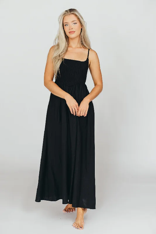 Midi dresses with side slits for a sexy and elegant appearance Josefina Smocked Maxi Dress in Black - Bump Friendly Midi dresses with side slits for a sexy and elegant appearance Josefina Smocked Maxi Dress in Black - Bump Friendly