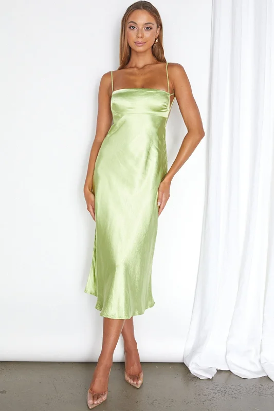 Midi dresses with keyhole backs for a flirty and unexpected detail Dolce Life Low Back Midi Dress Lime Midi dresses with keyhole backs for a flirty and unexpected detail Dolce Life Low Back Midi Dress Lime
