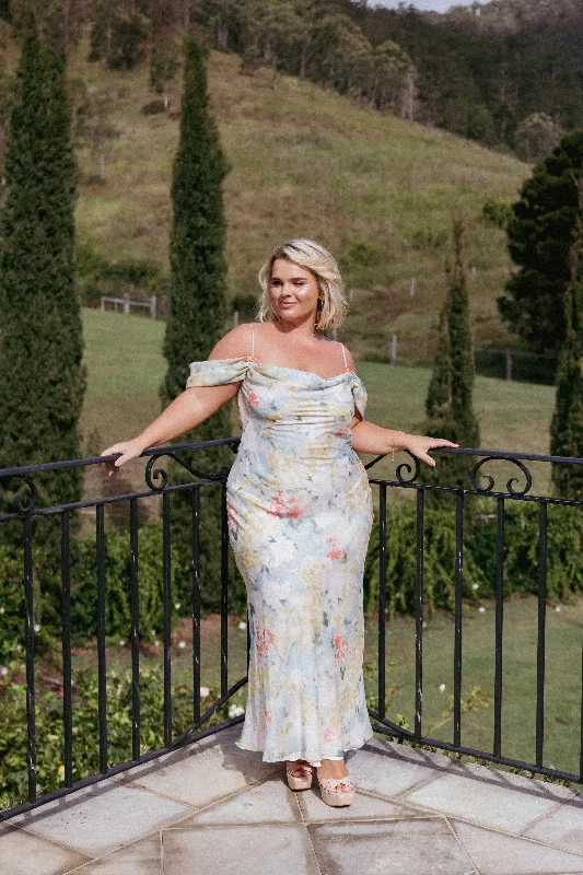 Midi dresses with embroidered accents for a unique and detailed design Esther Midi Dress - Multi Midi dresses with embroidered accents for a unique and detailed design Esther Midi Dress - Multi