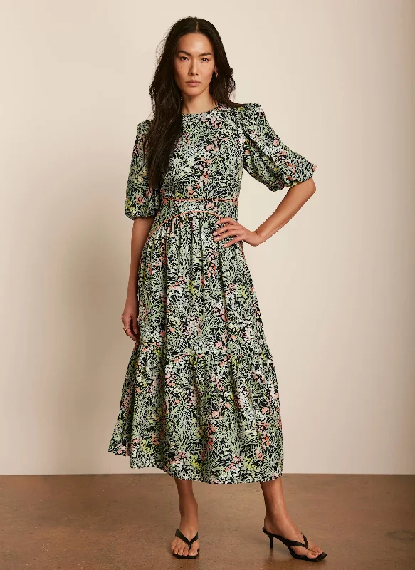 Mini dresses with gathered skirts for a voluminous effect Green Floral Print Midi Dress