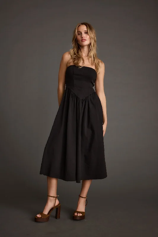 Velvet midi dresses in jewel tones for a glamorous winter event Blaire Strapless Drop Waist Midi Dress Velvet midi dresses in jewel tones for a glamorous winter event Blaire Strapless Drop Waist Midi Dress