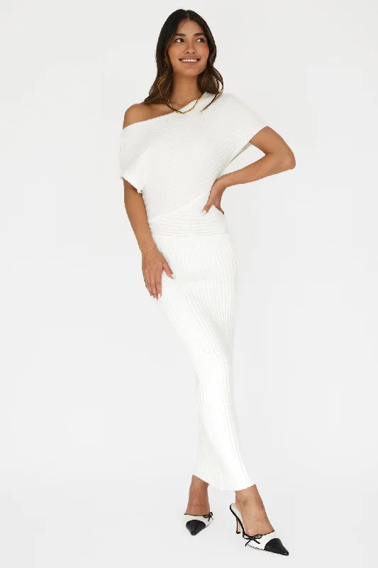 Velvet midi dresses in jewel tones for a glamorous winter event Kaelyn Asymmetric Neck Knit Maxi Dress White Velvet midi dresses in jewel tones for a glamorous winter event Kaelyn Asymmetric Neck Knit Maxi Dress White