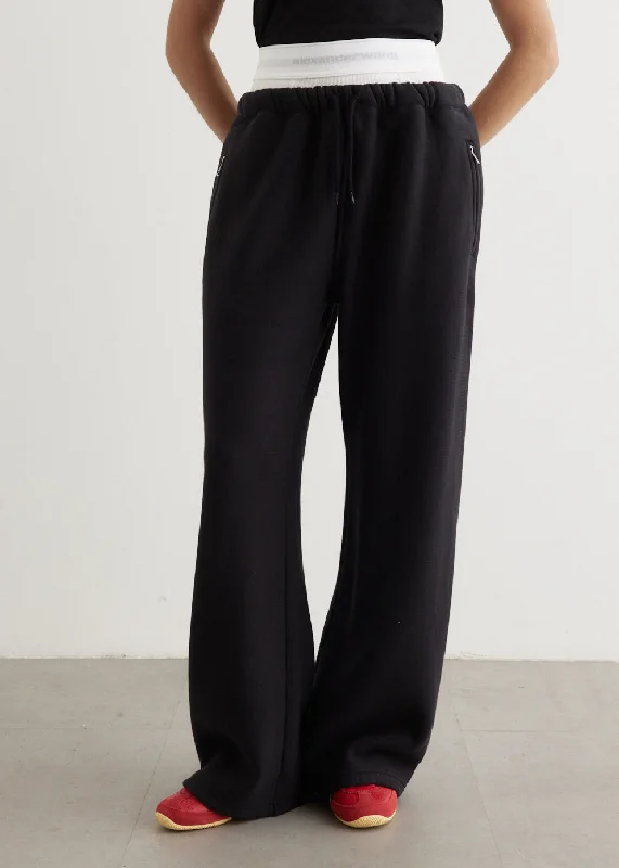 Skinny Fit Women's Leather Look Leggings for a Rocker VibeWide Leg Sweatpants With Exposed Brief