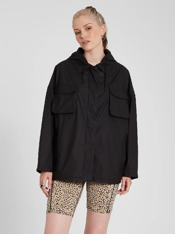 Belted women's cashmere coats in soft pastels for a luxurious feelBoatrainer Jacket - Black Belted women's cashmere coats in soft pastels for a luxurious feelBoatrainer Jacket - Black