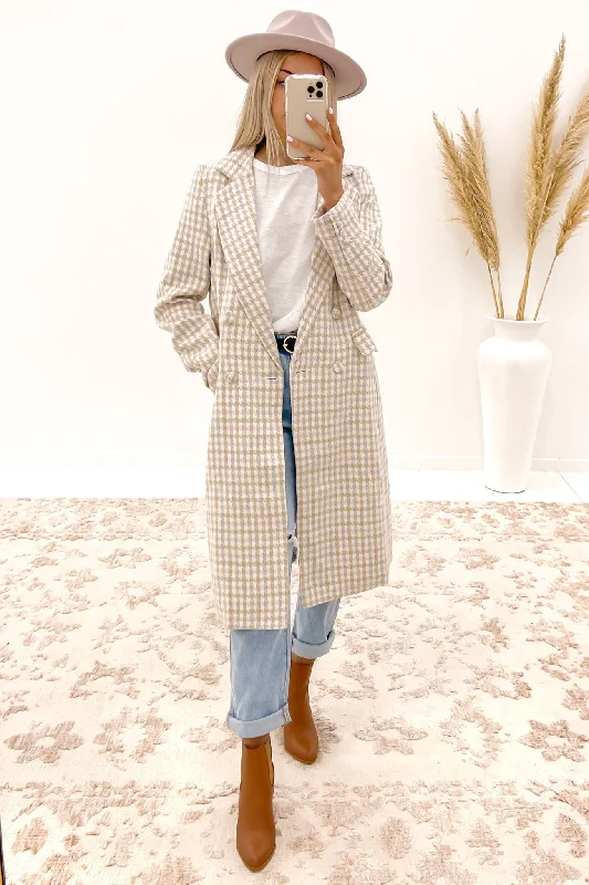 Women's cropped down jackets in bold colors for a sporty and fashionable winter outfitWinnie Longline Jacket White Beige Pink