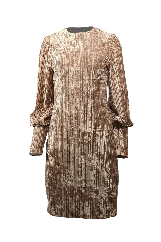 Backless Women Dress for a Sexy and Alluring Look at Evening Events Backless Women Dress for a Sexy and Alluring Look at Evening Events Black Halo - Champagne Gold Ribbed Velvet Dress Sz 6