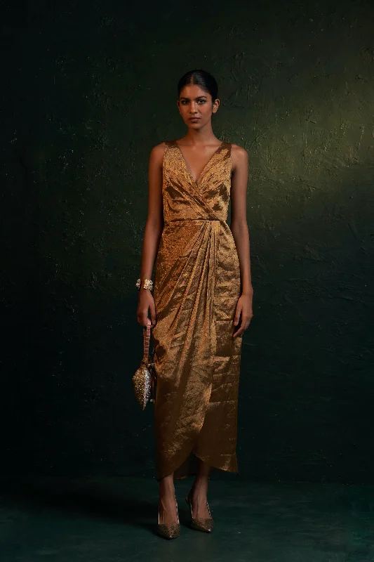 Empire Waist Women Dress to Accentuate the Bust and Conceal the Waist Empire Waist Women Dress to Accentuate the Bust and Conceal the Waist Midas Gold Tissue Dress- Set of 1 Empire Waist Women Dress to Accentuate the Bust and Conceal the Waist Empire Waist Women Dress to Accentuate the Bust and Conceal the Waist Midas Gold Tissue Dress- Set of 1