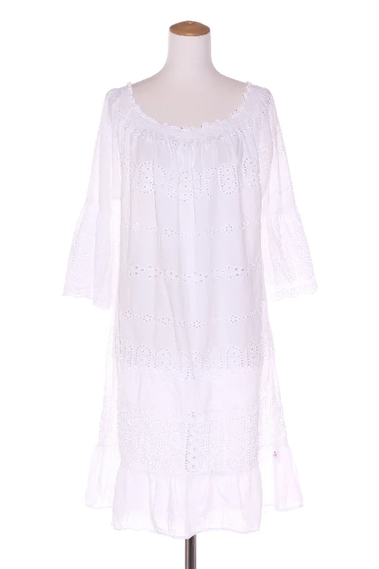 Off - the - Shoulder Women Dress for a Romantic and Feminine Look Off - the - Shoulder Women Dress for a Romantic and Feminine Look NAUDIC - Flare sleeve broiderie anglaise dress! 14