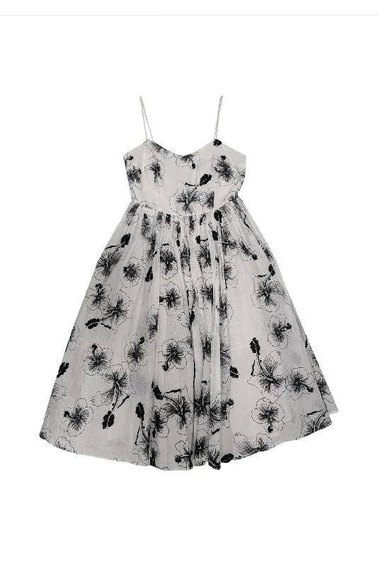 Empire Waist Women Dress to Accentuate the Bust and Conceal the Waist Empire Waist Women Dress to Accentuate the Bust and Conceal the Waist Tracy Reese - White & Black Beaded Floral Detail Sleeveless Dress Sz 2 Empire Waist Women Dress to Accentuate the Bust and Conceal the Waist Empire Waist Women Dress to Accentuate the Bust and Conceal the Waist Tracy Reese - White & Black Beaded Floral Detail Sleeveless Dress Sz 2