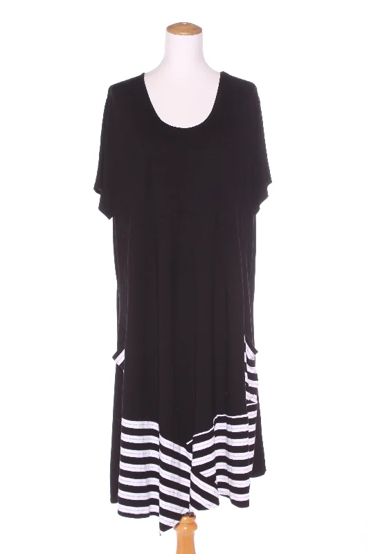 Sheath Women Dress with a Tailored Fit for a Professional Look Sheath Women Dress with a Tailored Fit for a Professional Look TS - Stripe trim drape dress! 20