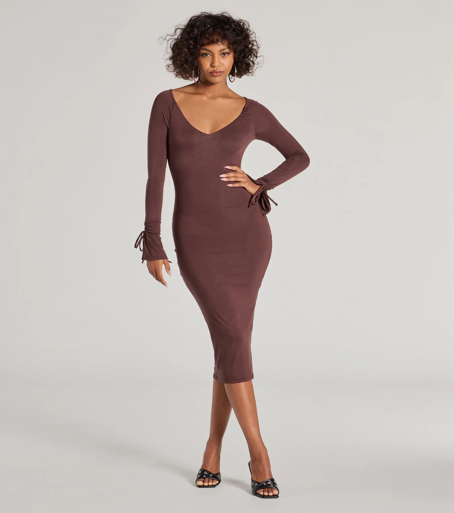 Midi dresses with sheer panels for a touch of allureCasual Chic Icon Long Sleeve Knit Midi Dress Midi dresses with sheer panels for a touch of allureCasual Chic Icon Long Sleeve Knit Midi Dress