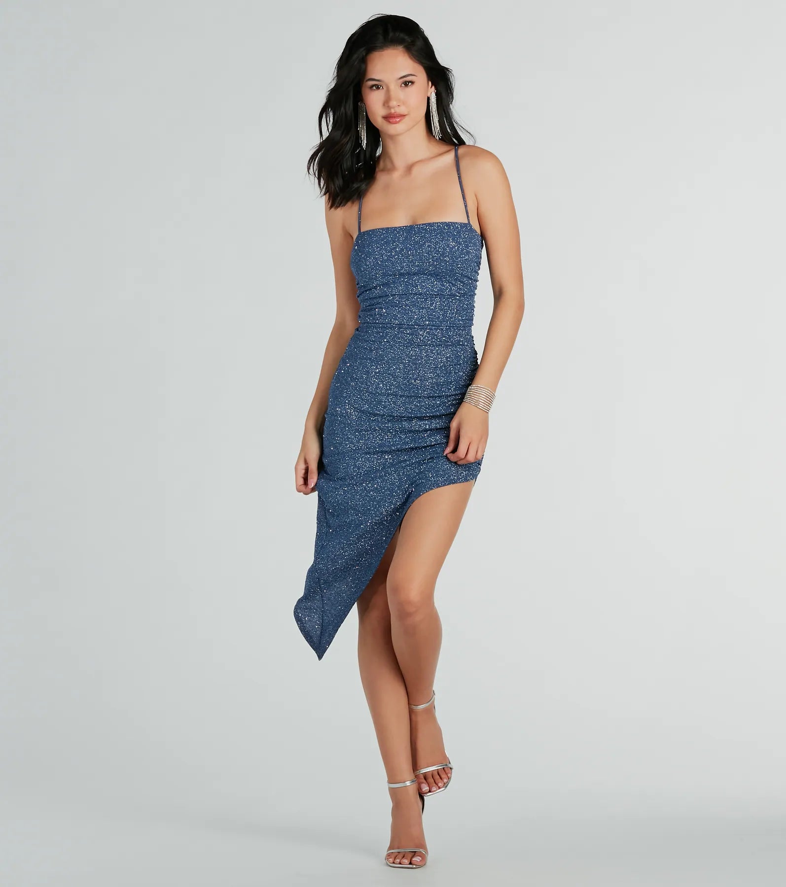 Midi dresses with embroidered accents for a unique and detailed designGorgeous Showstopper Glitter Lace-Up Midi Dress Midi dresses with embroidered accents for a unique and detailed designGorgeous Showstopper Glitter Lace-Up Midi Dress