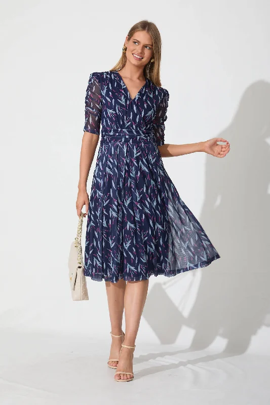 Midi dresses with lace - up fronts for a unique and adjustable styleGraceland Midi Dress In Navy Print Midi dresses with lace - up fronts for a unique and adjustable styleGraceland Midi Dress In Navy Print