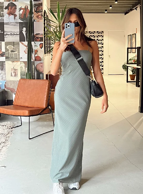 Midi dresses with ruched sleeves for a more fitted and stylish arm lookLania Midi Dress Grey Midi dresses with ruched sleeves for a more fitted and stylish arm lookLania Midi Dress Grey
