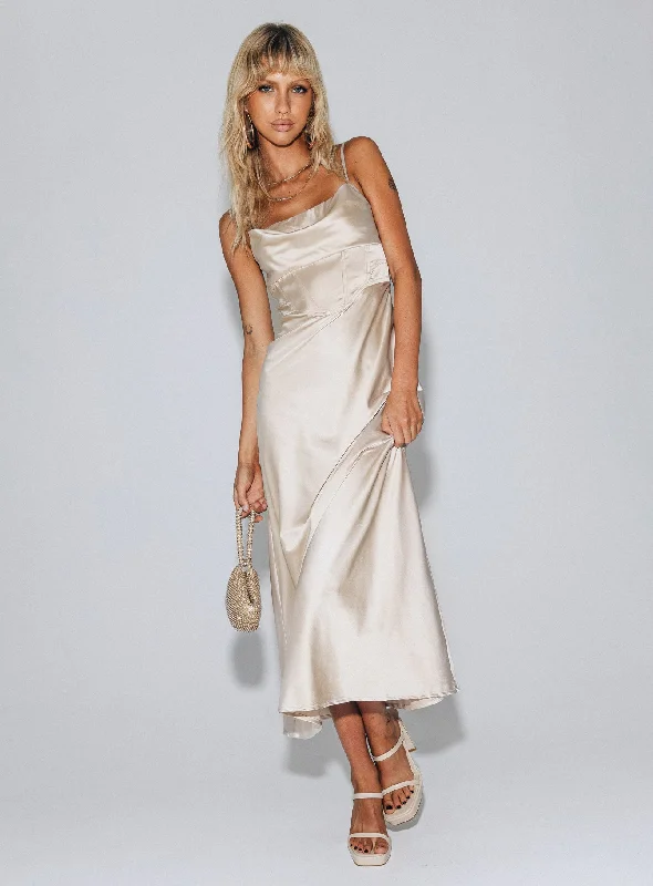 Midi dresses with ruffled sleeves for a more feminine and voluminous lookPerrie Midi Dress Cream Midi dresses with ruffled sleeves for a more feminine and voluminous lookPerrie Midi Dress Cream