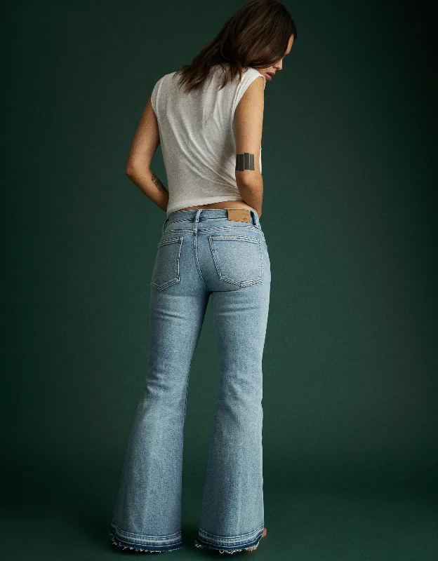 Women's pants for theme park visits Mom jeans for a nostalgic and casual look AE77 Premium Festival Flare Jean