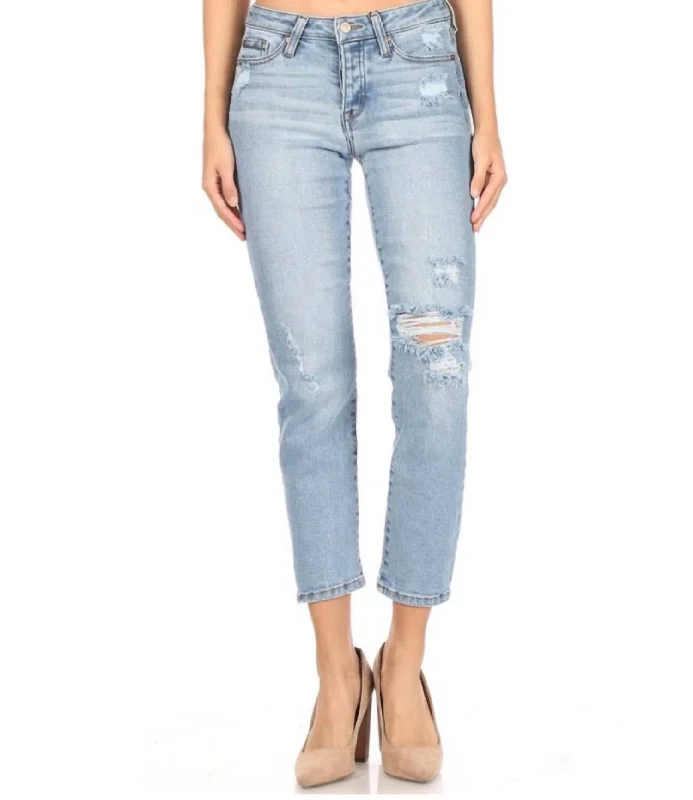 Women's petite - fit skinny pants High - waisted women jeans for a flattering silhouette Women's Claymore Jeans In Blue
