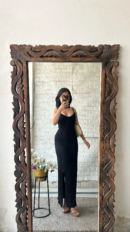 Bodycon dress with a button - down front​Black dress warm 34-36 bust/l:48