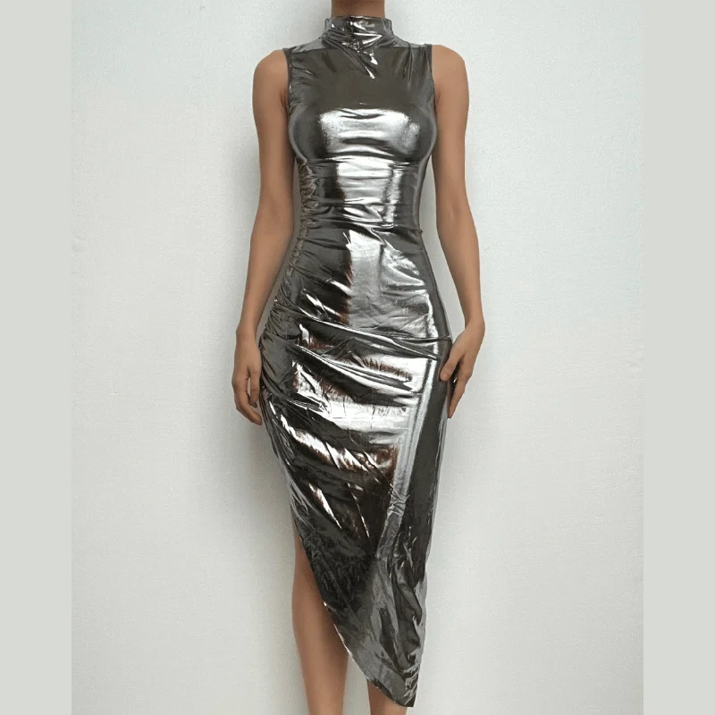 Cocktail dresses with a pom - pom trim and a short - sleeved styleBerryBetty - Metallic irregular high neck sleeveless ruched midi dress