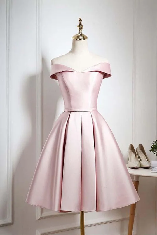 Party dresses with a jacquard pattern for a rich and detailed look​Pearl Pink Off Shoulder Knee Length Party/Homecoming Dress with Ruffle PD044