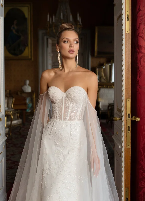 Sleeveless wedding guest dresses with ruffled hemsStrapless Sweetheart Wedding Dress with Removable Wings and Skirt