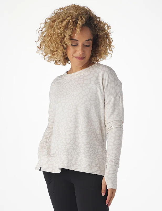 Pocket - Equipped Women Long Sleeve Top for Added FunctionalityLounge Long Sleeve: Oatmilk White Leopard Pocket - Equipped Women Long Sleeve Top for Added FunctionalityLounge Long Sleeve: Oatmilk White Leopard