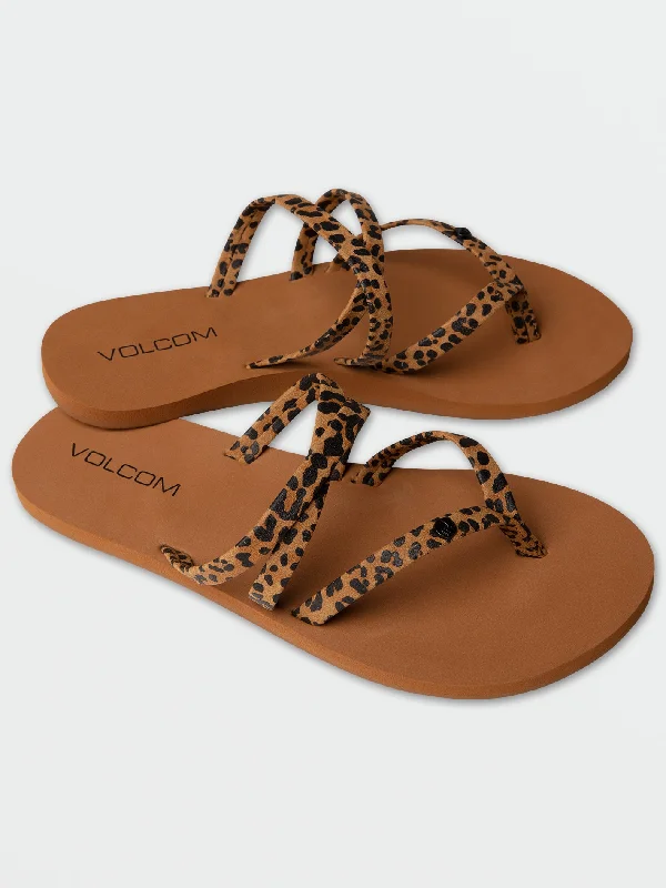 Women's Long - Length One - Pieces in Gray with Asymmetric Hem for a Contemporary and Fashionable LookEasy Breezy II Sandal - Cheetah